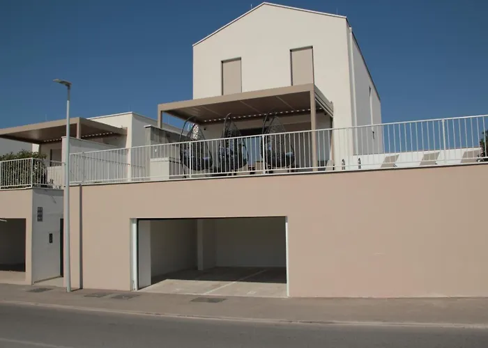 Nika A5 * Brodarica (Sibenik-Knin)